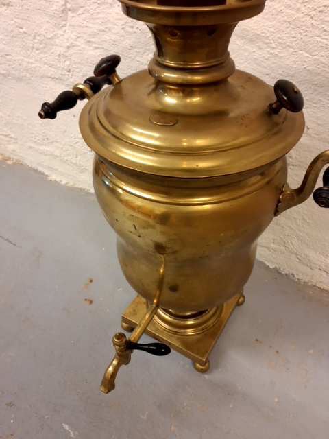 Flot Samovar Messing